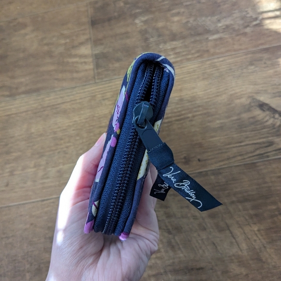 Vera Bradley Pigeon Printed Floral Nightingale Accordion Wallet - Picture 4 of 8